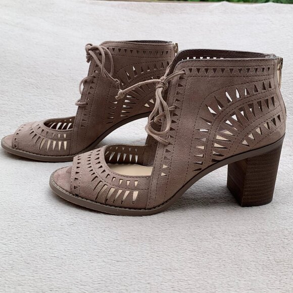 Vince Camuto Tarita Suede Leather Mesh Peep Toe Ankle Booties Sz8 - Picture 3 of 15